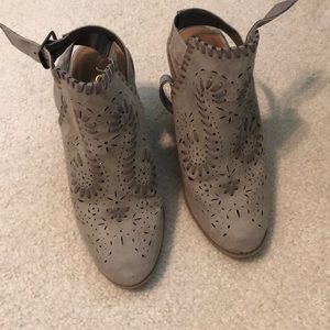 Tan boots with pointed toe